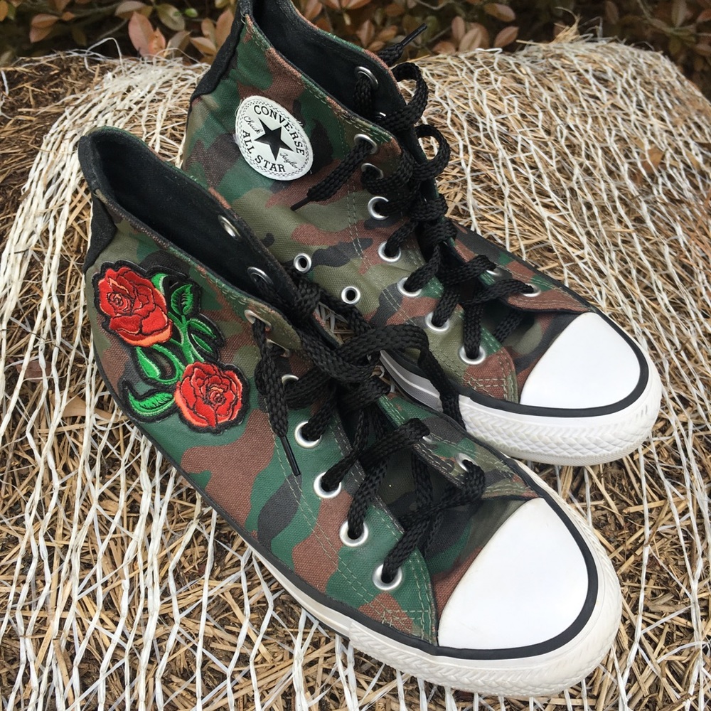 Converse camo print sz 6